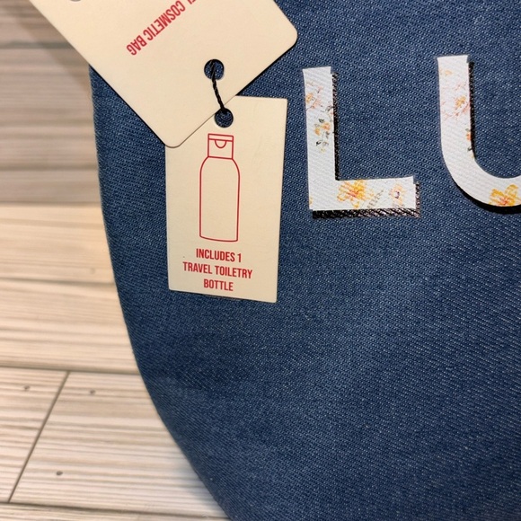 Lucky Brand NWT Blue Cosmetic Bag - Picture 8 of 8